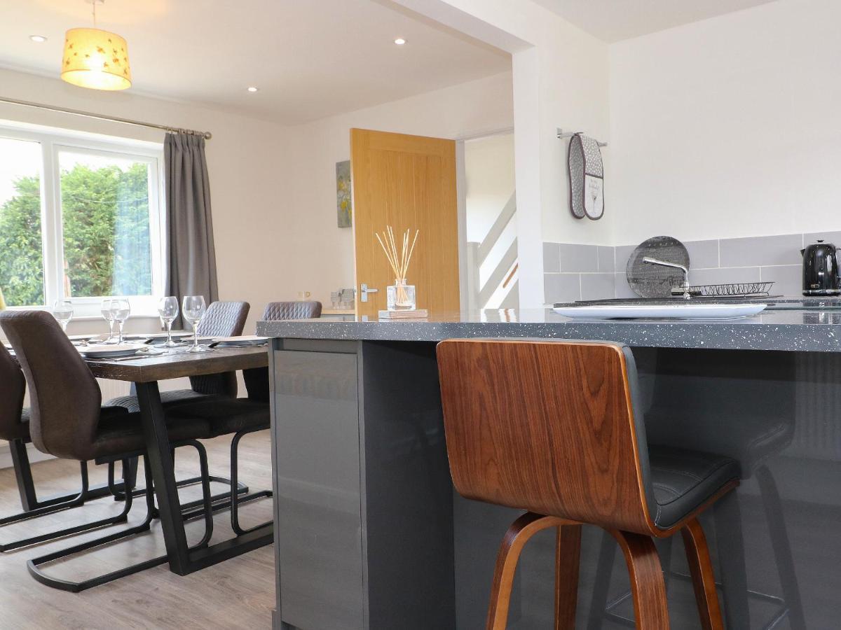 Honeystones Witney Exterior foto